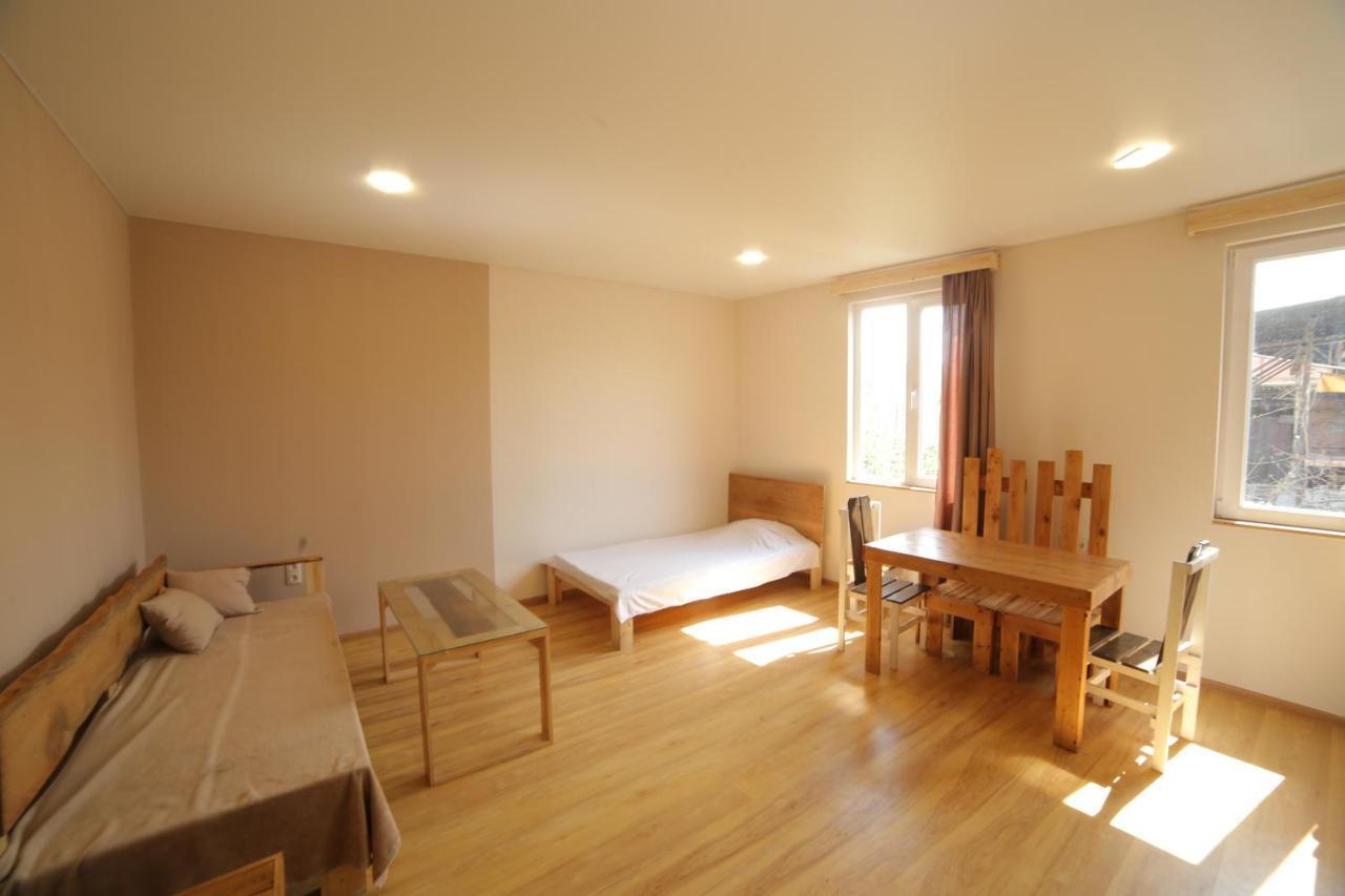 "Stairs"Guest House Yerevan Bagian luar foto