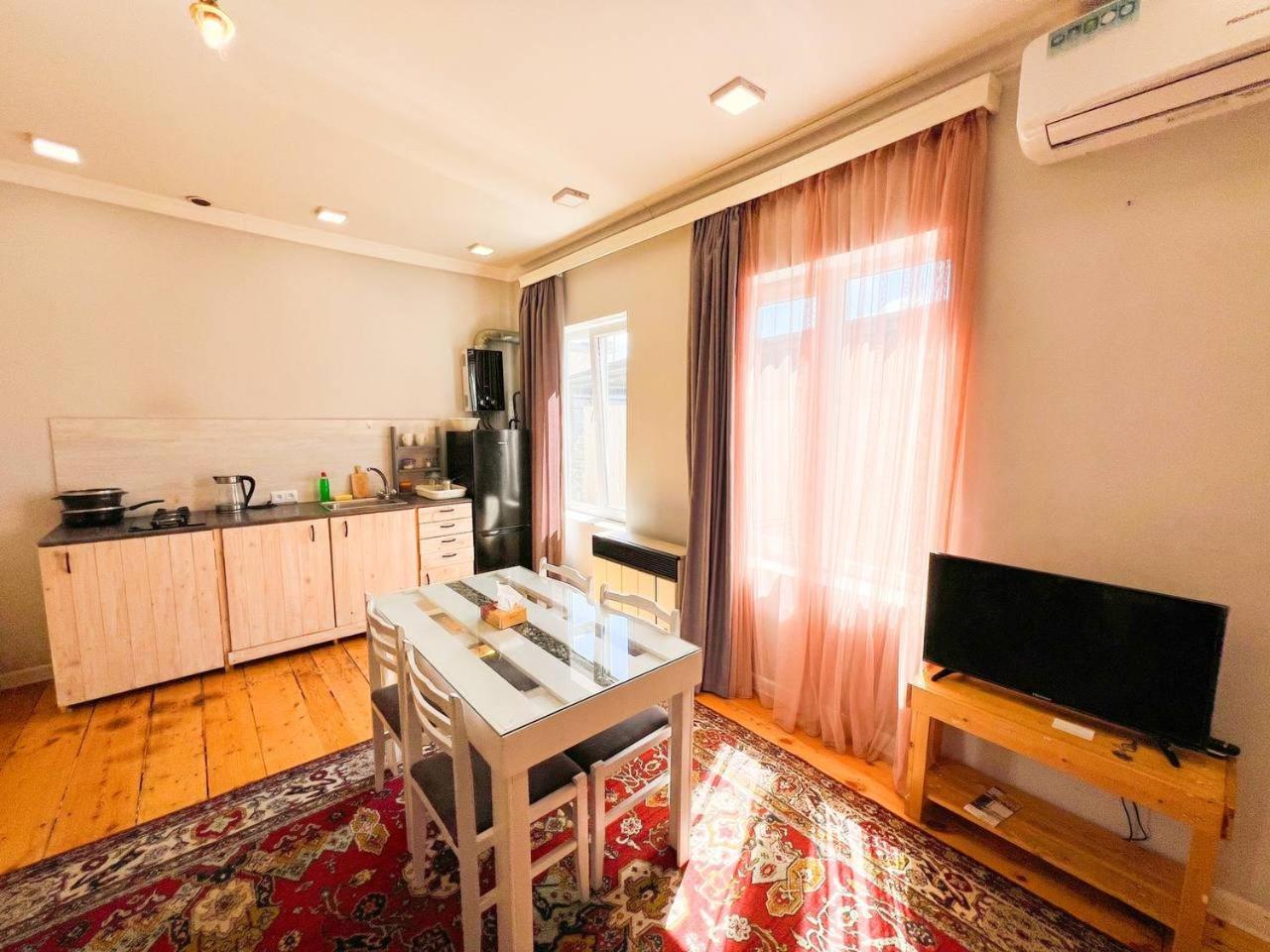 "Stairs"Guest House Yerevan Bagian luar foto