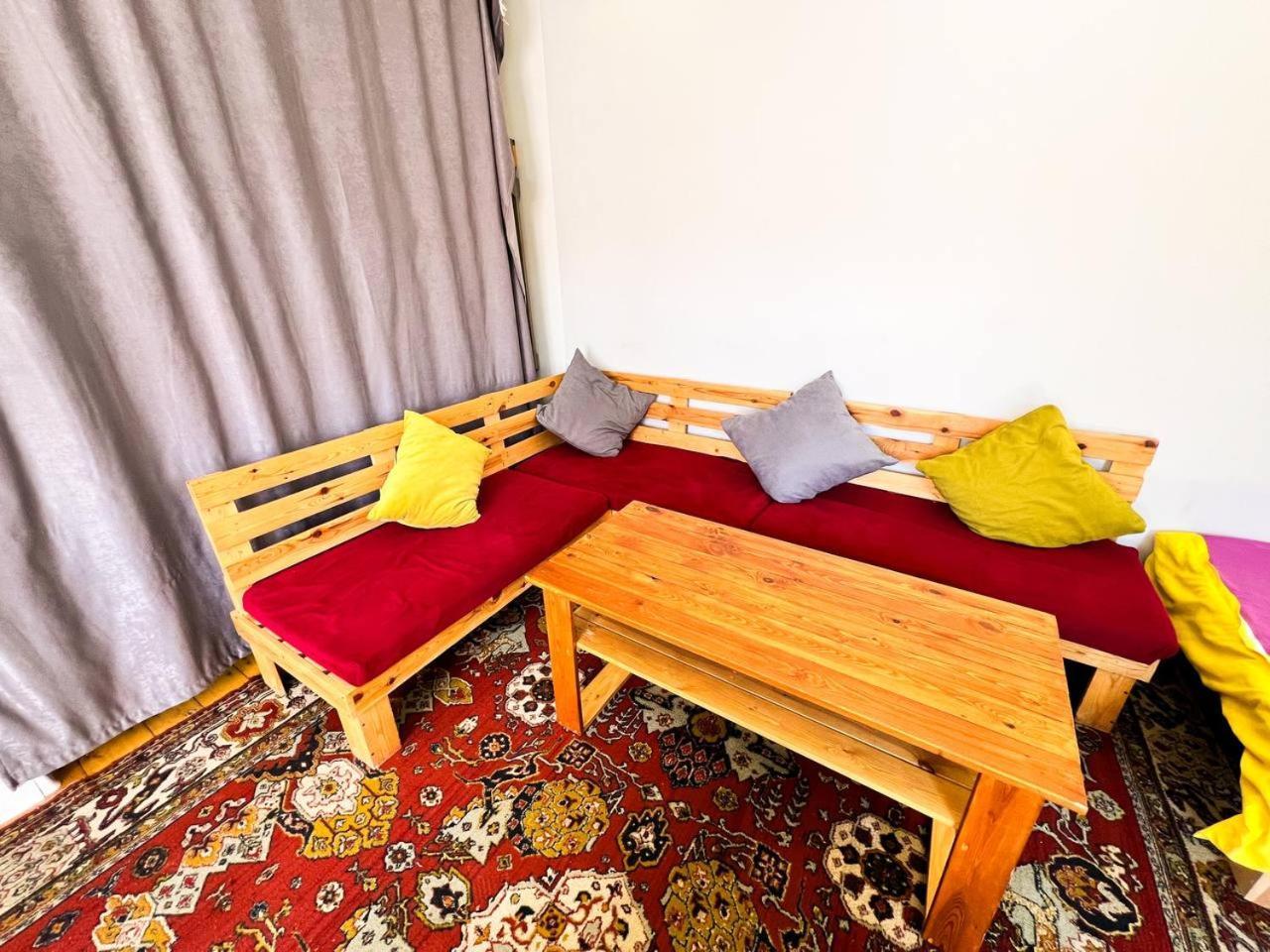 "Stairs"Guest House Yerevan Bagian luar foto